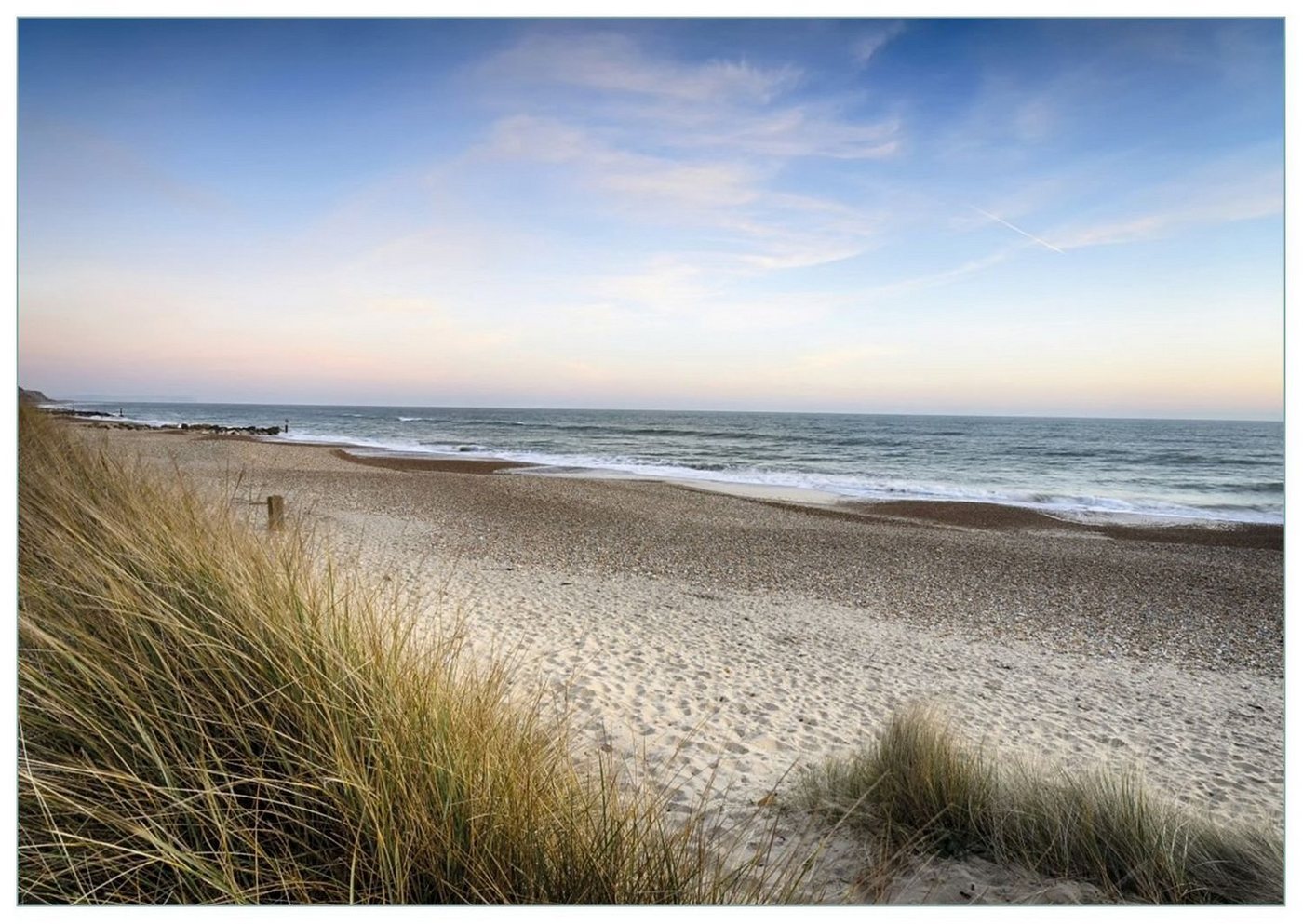 Wallario Glasbild, Strandspaziergang im Urlaub an der Ostsee, in verschiedenen Ausführungen von Wallario