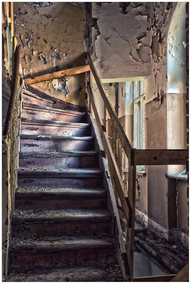 Wallario Glasbild, Treppe in einem alten Haus, in verschiedenen Ausführungen von Wallario