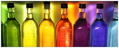 Wallario Glasbild Bunte Flaschen im Regal - 32 x 80 cm Wandbilder Glas in Premium-Qualität: Brillante Farben, freischwebende Optik von Wallario