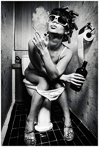 Wallario Glasbild Kloparty - Sexy Frau auf Toilette mit Zigarette und Schnaps - 60 x 90 cm Wandbilder Glas in Premium-Qualität: Brillante Farben, freischwebende Optik von Wallario
