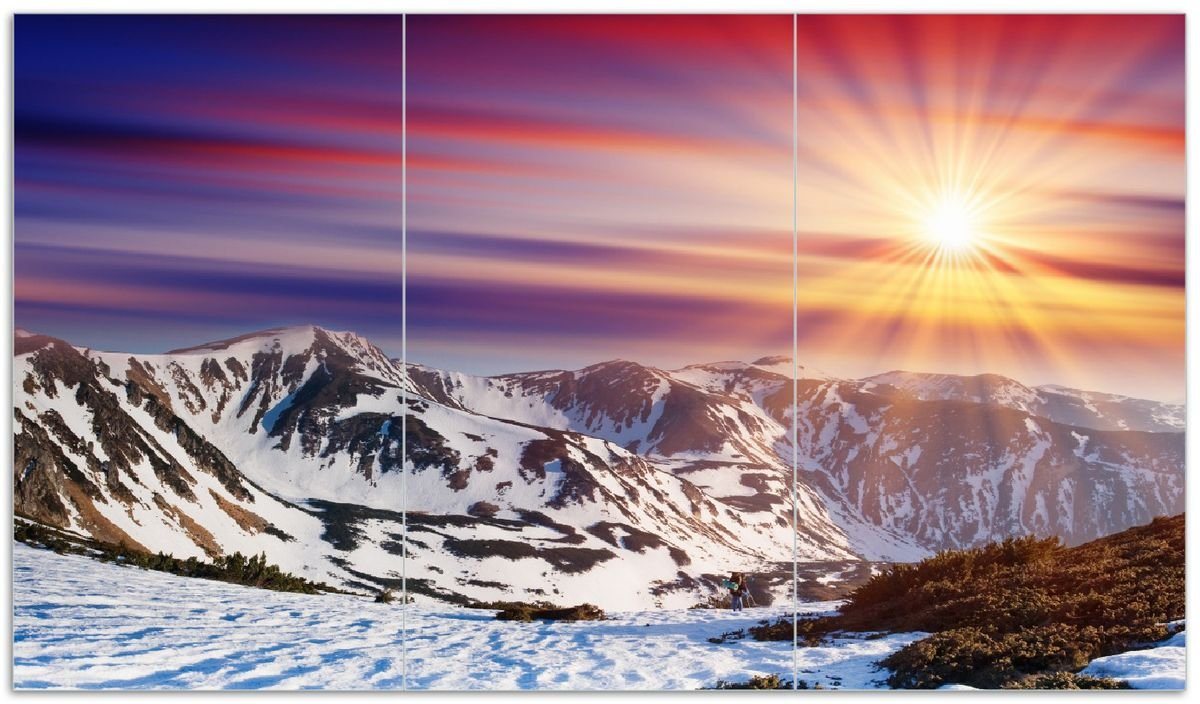 Wallario Herd-Abdeckplatte Farbenfroher Sonnenuntergang im Winter - Schnee in den Bergen, ESG-Sicherheitsglas, (Glasplatte, 3 tlg., inkl. 5mm Noppen), verschiedene Größen von Wallario