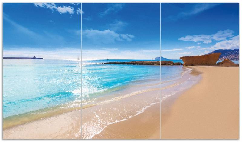 Wallario Herd-Abdeckplatte Traumstrand unter blauem Himmel, ESG-Sicherheitsglas, (Glasplatte, 3 tlg., inkl. 5mm Noppen), verschiedene Größen von Wallario