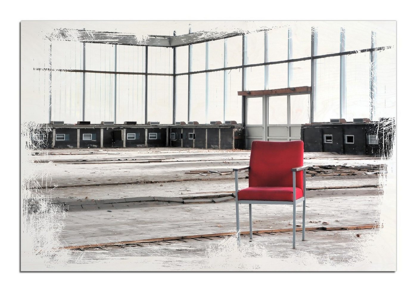 Wallario Holzbild, Stille und Leere - ein einsamer roter Stuhl in einer alten Halle, in verschiedenen Ausführungen von Wallario