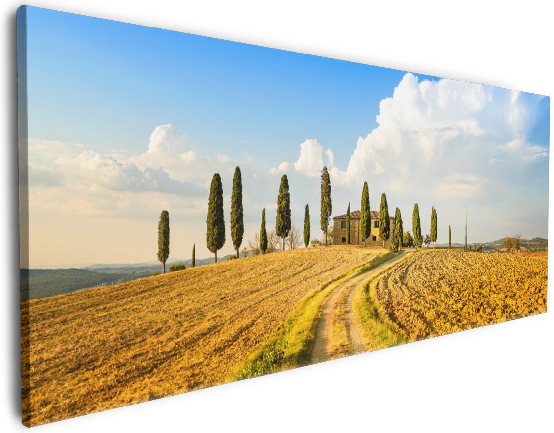 Wallario Leinwandbild, Italien - Toskana unter blauem Himmel einsame Farm, in verschiedenen Ausführungen von Wallario