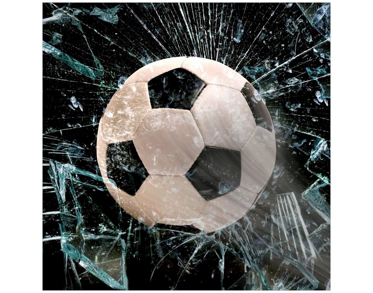 Wallario Möbelfolie Fußball - im Fenster, Splitter und Glas Wallario Möbelfolie Fußball - im Fenster, Splitter und Glas von Wallario