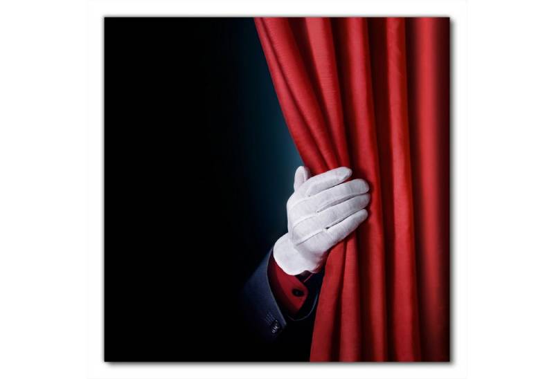 Wallario Möbelfolie Vorhang auf für die Show Hand hinterm roten Vorhang von Wallario