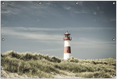 Wallario Outdoor-Poster für Garten oder Balkon Leuchtturm auf der Düne am Strand, Motivbanner Größe: ca. 100 x 150 cm, Outdoor-Bild von Wallario