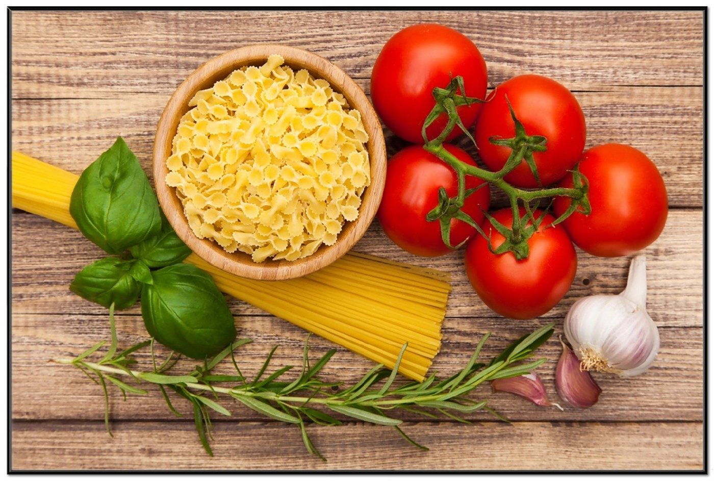 Wallario Poster, Spaghetti mit Tomaten, Knoblauch und Basilikum, in verschiedenen Ausführungen von Wallario