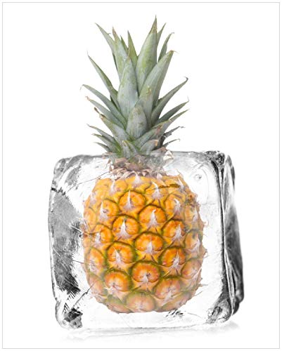 Wallario Poster - Ananas in Eiswürfel - Eiskaltes Obst in Premiumqualität, Größe: 40 x 50 cm von Wallario