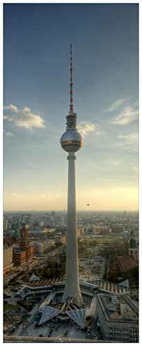 Wallario Poster - Fernsehturm Berlin mit Panoramablick über die Stadt in Premiumqualität, Größe: 50 x 125 cm von Wallario