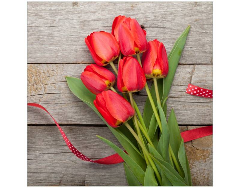 Wallario Tischplatte Rote Tulpen auf einem alten Holztisch (1 St), für Ikea Lack Tisch geeignet von Wallario
