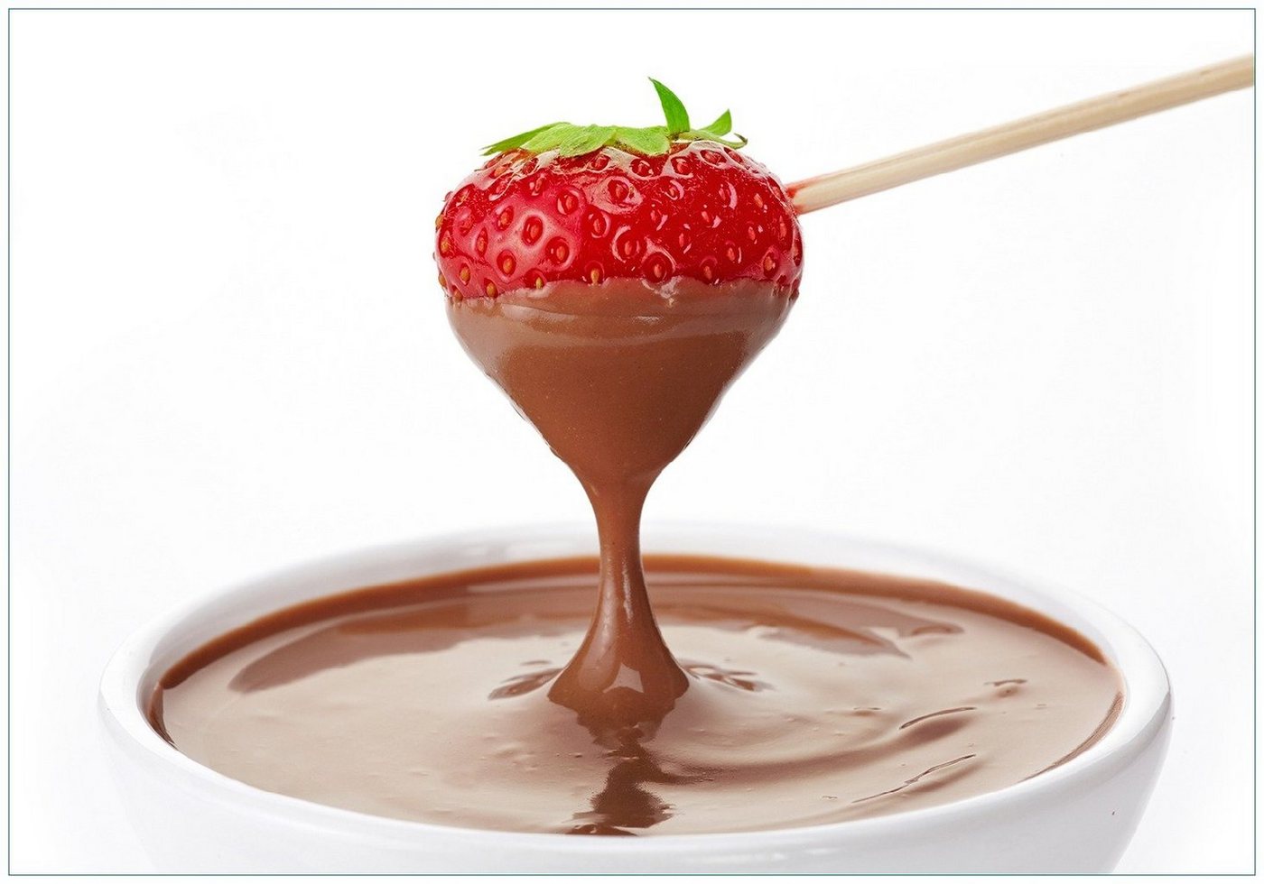 Wallario Vliestapete Schoko-fondue mit Erdbeer am Stiel, Seidenmatte Oberfläche, hochwertiger Digitaldruck, in verschiedenen Größen erhältlich von Wallario