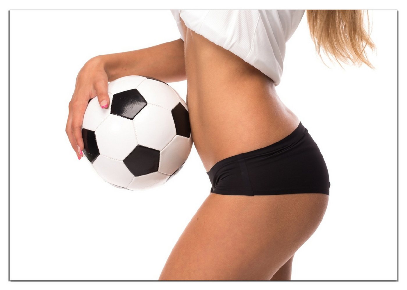 Wallario Wandfolie, Fußball - sexy Frau mit einem Fußball, wasserresistent, geeignet für Bad und Dusche Wallario Wandfolie, Fußball - sexy Frau mit einem Fußball, wasserresistent, geeignet für Bad und Dusche von Wallario