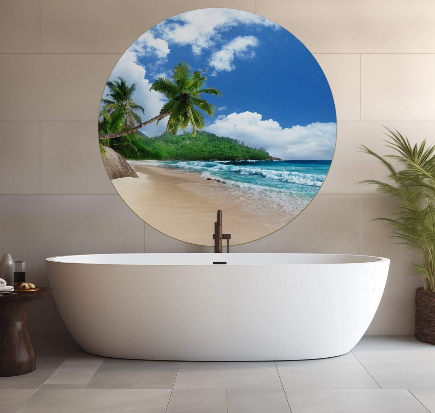 Wallario Wandfolie, Urlaub auf den Seychellen unter Palmen am Sandstrand, wasserresistent, geeignet für Bad und Dusche von Wallario