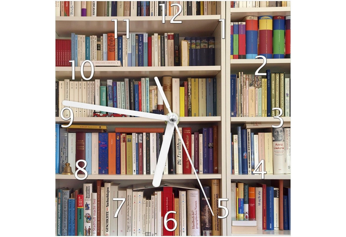 Wallario Wanduhr Weißes Bücherregal mit unterschiedlichen Büchern (Glasuhr) von Wallario