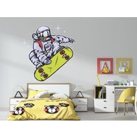 Astronaut Skateboard Wandtattoo Weltraum Wanddekor Für Kinder Schlafzimmer Wandkunst A01 von WallifyDesigns