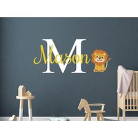 Personalisierte Löwen Name Wandtattoo - Baby Boy Room Decor, Lion Wandtattoos, Benutzerdefinierter Mit & Monogramm Kinderzimmer Wandaufkleber von WallsArtStudio