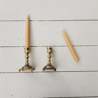 Paar Kerzenhalter Aus Massivem Messing Paar Kerzenhalter Aus Massivem Messing von WalnutHillVintage