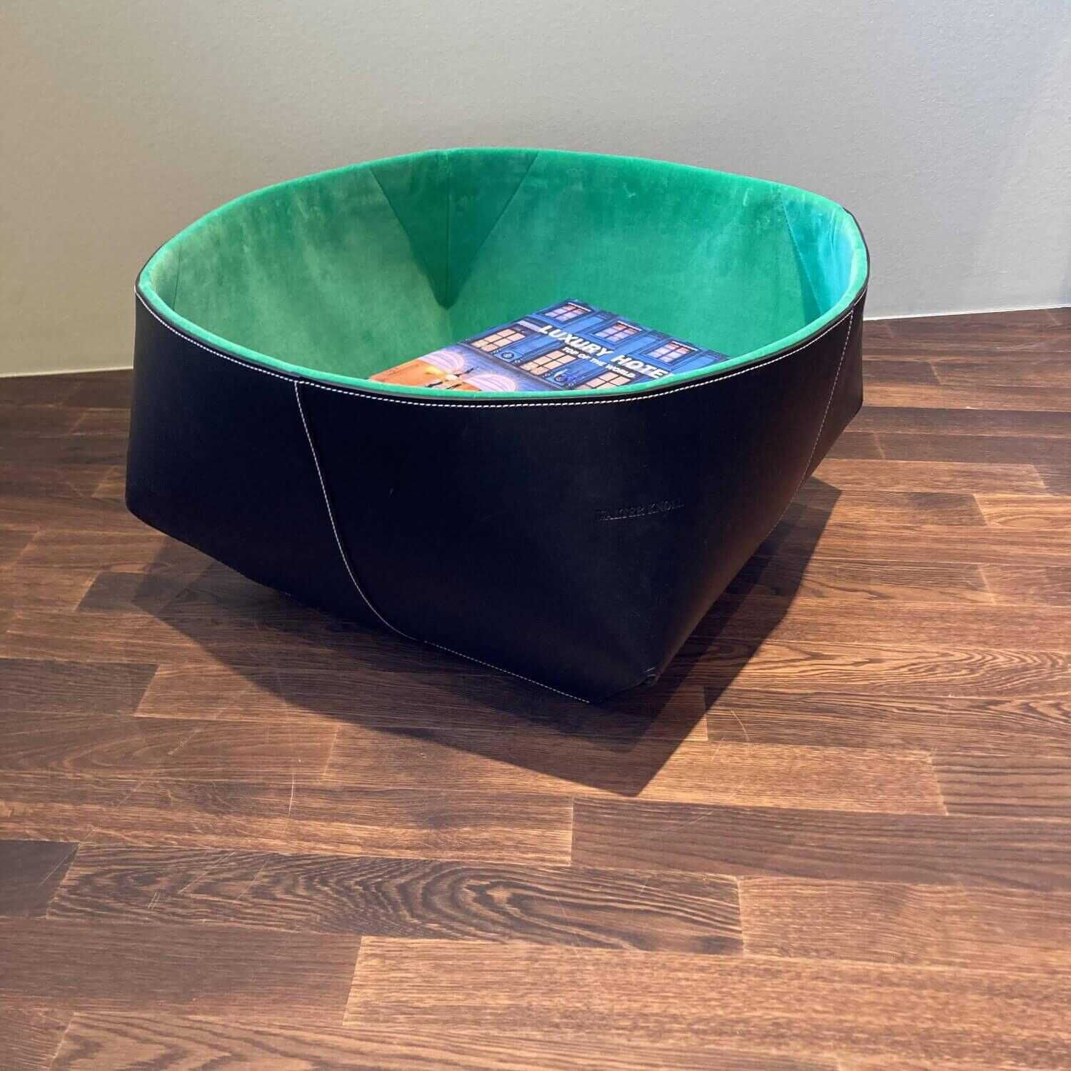 Korb 192-B1 Isanka Außen Leder Saddle Black Innen Stoff Grass Green von Walter Knoll