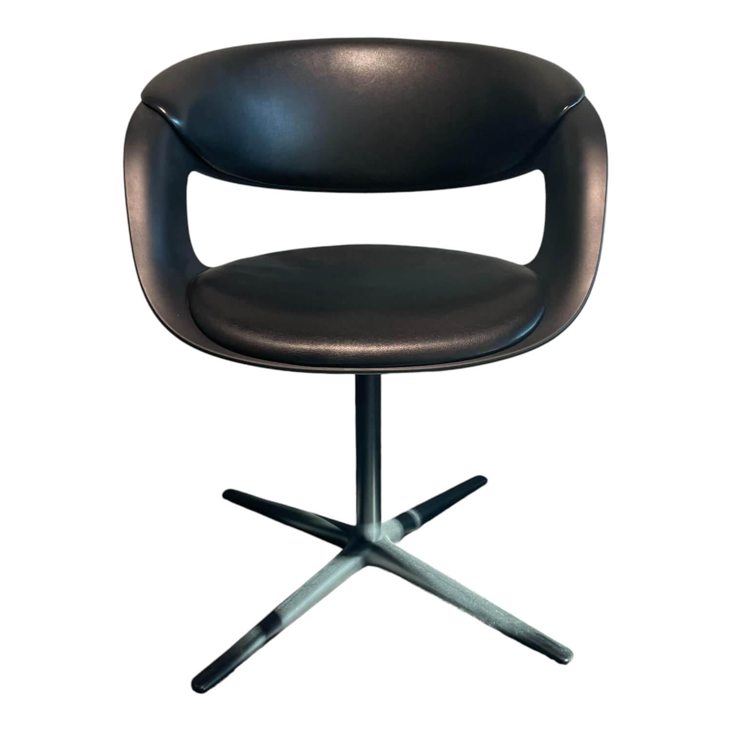 Schalensessel Leder 1230 Schwarz G.65 Lox 1354 Vierfußkreuz aus Aluminium von Walter Knoll