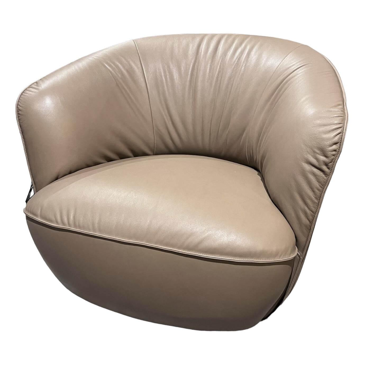 Sessel Leder Elen 1400 Fango Leder Drehteller Matt-pulverbeschichtet Schwarz Sessel Leder Elen 1400 Fango Leder Drehteller Matt-pulverbeschichtet Schwarz von Walter Knoll