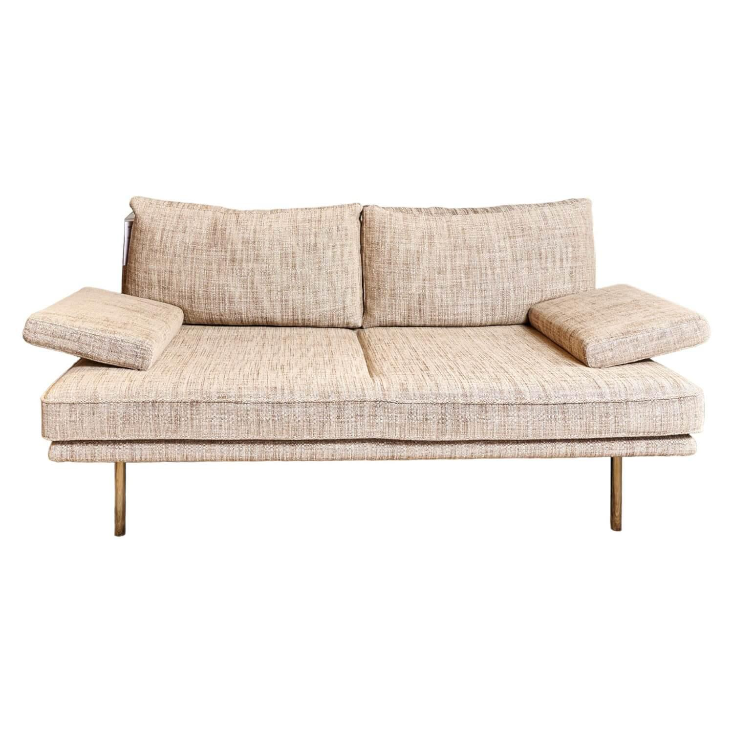 Sofa Living Platform Stoff Grace 7900 Golden Sand Gestell Schwarzchrom von Walter Knoll