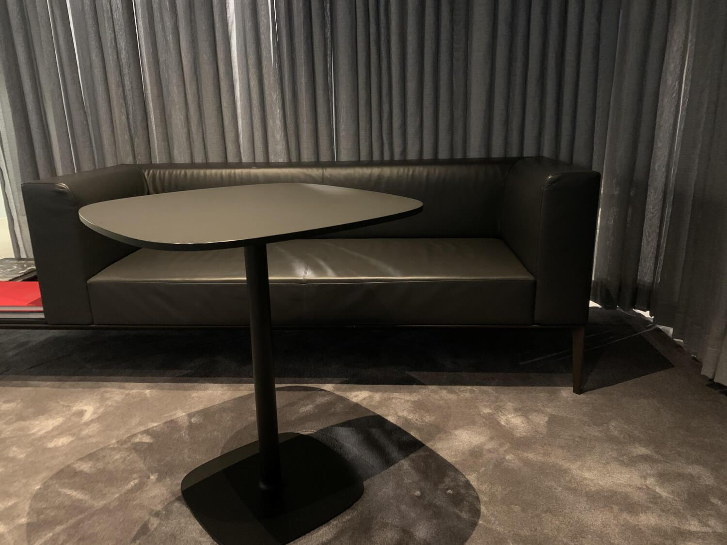 Tisch Lox Table 109-T1 Fenix Black von Walter Knoll