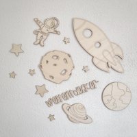 Großer Weltraum | Wanddeko Aus Holz Astronaut, Rakete Und Planeten Kinderzimmer Türschild Personalisiert Lasergravur von WaltersARTikel