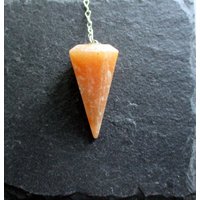 Pendel, Spitzpendel, Orange Calcit, Orangefarben, Facettiert, Wicca, Schamane Pendel, Spitzpendel, Orange Calcit, Orangefarben, Facettiert, Wicca, Schamane von WaltrautvonRoda