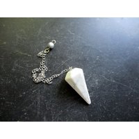 Pendel, Spitzpendel, Magnesit, Messing, Versilbert, Magie, Esoterik von WaltrautvonRoda