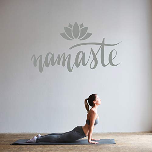 NAMASTE mit Lotusblume - Wandtattoo Wandaufkleber Sticker Aufkleber Mandala Lotus - erhältlich in vielen Größen (Grau, 40 x 22 cm) von WandFactory