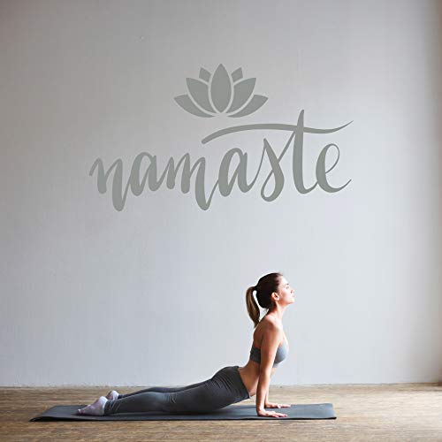 Namaste mit Lotusblume - Wandtattoo Wandaufkleber Sticker Aufkleber Mandala Lotus - erhältlich in vielen Größen (Grau, 40 x 22 cm) von WandFactory