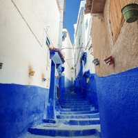 Wandkraft | Wandverzierte Blaue Treppe von Wandkraft