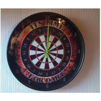 xxxl 41cm Wanduhr " Dart Mit Feuerrand & Namen Bzw. Text Schmalen Schwarzer Rahmen von Wanduhrengestaltung