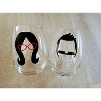 Handgemalte Bob's Burgers Bob Und Linda Belcher Paare Weingläser/Whiskygläser Pintgläser Gratis Geschenk Inbegriffen von WarmBoxedWine