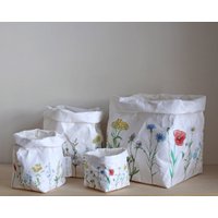 Wiesenblumen Design Papiertasche, Papierkorb Waschbar, Natur Dekor, Sommer in Deinem Zuhause, Wilde Blumen von WarmGreyCompany