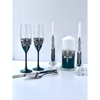 Hochzeits-Set Von 7 Personalisierte Hochzeits-Flöten-Tortenheber-Messer Smaragd - Hochzeitsgläser Und Kuchen-Set Smaragd Einheits-Kerzenset Grüne von WarmhomeGifts