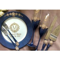 Personalisierte Gläser Navy Blue Tortenschneider Messer Gabeln Teller Für Die Hochzeit Torte Blau Flöten Set Braut Bräutigam Glas von WarmhomeGifts