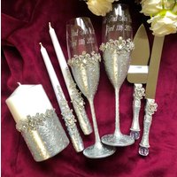 Personalisierte Hochzeit Gläser Für Braut Und Bräutigam Silber Kuchen Server Messer Weiß Einheit Kerze Set von WarmhomeGifts