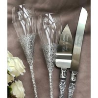 Personalisierte Hochzeit Gläser Tortenheber Messer Silber Sektflöten Hand Keuchend Flöten von WarmhomeGifts