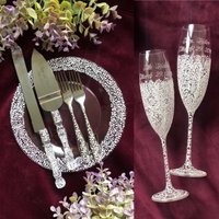 Personalisierte Weiße Hochzeit Set Von 7 Gläser Kuchen Server Messer Platte Zwei Gabeln Champagner Flöten Rustikale Hochzeitsgläser von WarmhomeGifts
