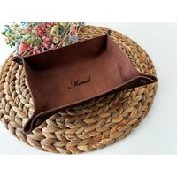 Leder Valet Tablett | Personalisierter Organizer Schreibtisch Caddy Weihnachtsgeschenke Mann Catch All Tray Leder Valet Tablett | Personalisierter Organizer Schreibtisch Caddy Weihnachtsgeschenke Mann Catch All Tray von WasserFeeLeder