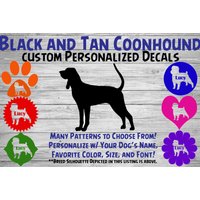 Schwarz Und Tan Coonhound Personalisiert Hund Silhouette Vinyl Aufkleber - Fensteraufkleber Autoaufkleber Name Tumbler Custom Decal von WaterfallGlenDesigns