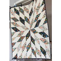 starburst Baby Quilt - Kleinkind Kinderbett Moderne Krippe Bettwäsche Spielmatte von WaterlilyCraftsShop