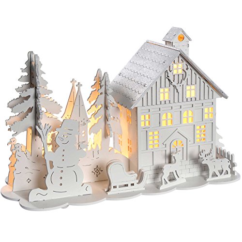 WeRChristmas Weihnachts-Dekofigur, Holzhaus mit Bäumen, Rentieren und Schnee, beleuchtet mit warmweißen LED-Lichtern, Weiß von WeRChristmas