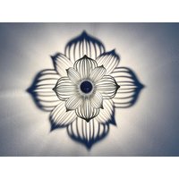 Wandlampe, Schattenleuchte, Blume, Deckenleuchte, Holz von WeareclosedStudio
