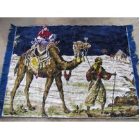 Vintage Wandteppich Oder Teppich Von Kamel Und Mensch Vintage Wandteppich Oder Teppich Von Kamel Und Mensch von WearingRetro