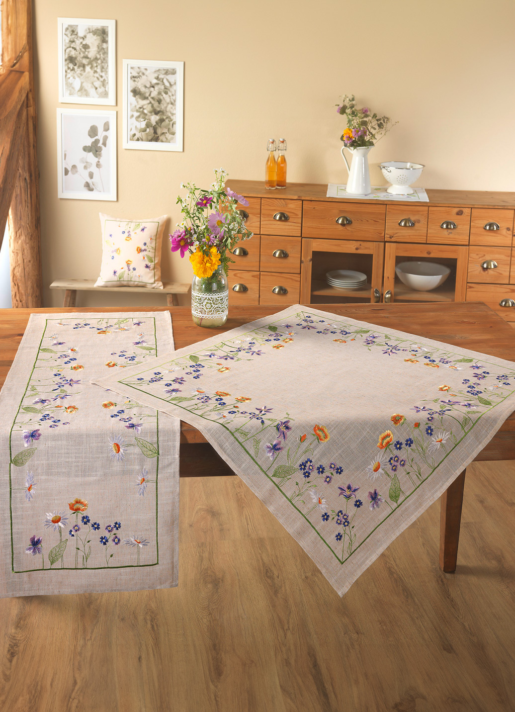 Schön bestickte Tisch- und Raumdekoration, Größe 104 (Läufer, 40x160 cm), Natur-Bunt von Webana