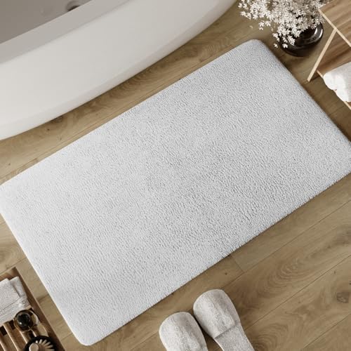 Wecon Home Basics Badteppich Erik – Weicher, getufteter Baumwollteppich – Rutschhemmend & waschbar mit weichem Flor und klarer Optik (70 x 120 cm, weiß) von Wecon Home