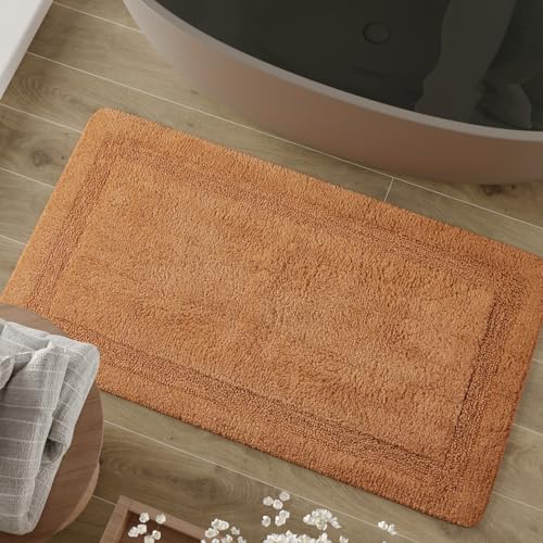 Wecon Home Basics Badteppich Knut – Weicher, getufteter Baumwollteppich mit Bordüre – Rutschhemmend & waschbar (70 x 120 cm, terrakotta) von Wecon Home